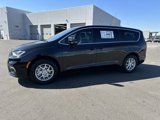 New 2025 Chrysler Pacifica Select image 5