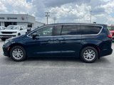 New 2025 Chrysler Pacifica Select image 4