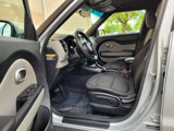 Used 2016 Kia Soul + image 4