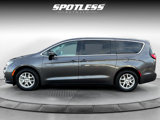 Used 2023 Chrysler Pacifica Touring-L image 3