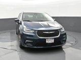 Used 2023 Chrysler Pacifica Touring-L image 3
