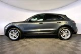 Certified 2025 Porsche Macan image 2