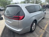 Used 2023 Chrysler Pacifica Touring-L image 3