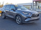 Certified 2024 Toyota Highlander XLE image 2