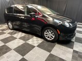 Used 2022 Chrysler Voyager LX image 4