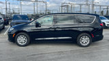 New 2025 Chrysler Pacifica Select image 3