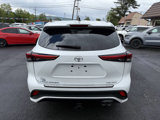 Used 2023 Toyota Highlander AWD image 4