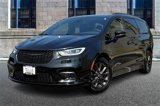 Used 2021 Chrysler Pacifica Touring w/ S Appearance Package image 2