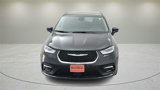 Used 2023 Chrysler Pacifica Touring-L image 3