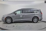 Used 2022 Chrysler Pacifica Touring-L image 4