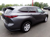 Used 2024 Toyota Highlander LE image 3