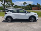 Used 2023 Nissan Kicks SV image 3