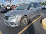 Certified 2021 Chrysler Pacifica Touring-L image 4
