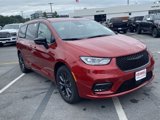 New 2025 Chrysler Pacifica Select w/ Uconnect Theater Family Group image 2