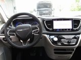 Used 2023 Chrysler Pacifica Touring-L image 5