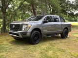 Used 2021 Nissan Titan SV w/ SV Convenience Package image 3