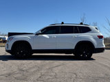 Used 2024 Volkswagen Atlas SE w/ Panoramic Sunroof Package image 2