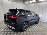 Used 2024 Mitsubishi Outlander SE Black Edition image 3
