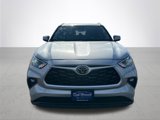 Used 2024 Toyota Highlander XLE image 3