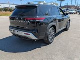 New 2025 Nissan Pathfinder SL image 3