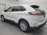 Used 2023 Ford Edge SEL image 3