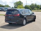 New 2026 Chrysler Pacifica Select image 2