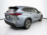 Used 2023 Toyota Highlander XLE image 5
