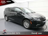 New 2026 Chrysler Pacifica Select image 2