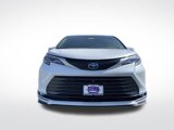 New 2025 Toyota Sienna Platinum image 4