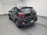 Used 2020 Hyundai Venue SE image 5