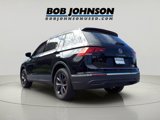 Used 2022 Volkswagen Tiguan SE w/ Panoramic Sunroof Package image 5