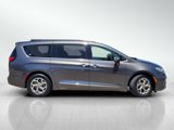 Used 2022 Chrysler Pacifica Limited image 5