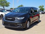 Used 2024 Chrysler Pacifica Touring-L image 3