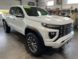 Used 2024 GMC Canyon Denali image 3