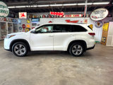 Used 2018 Toyota Highlander Limited Platinum image 2