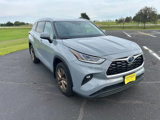 Used 2022 Toyota Highlander Bronze Edition image 3