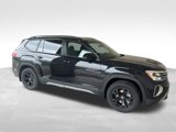 New 2025 Volkswagen Atlas Peak Edition SE image 2