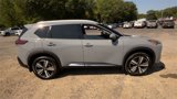 Used 2021 Nissan Rogue SL image 2