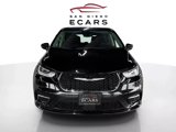 Used 2023 Chrysler Pacifica Touring-L image 2