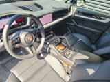 Used 2025 Porsche Cayenne image 4