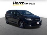 Used 2024 Chrysler Pacifica Touring-L image 2