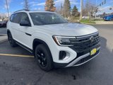 New 2025 Volkswagen Atlas Peak Edition SE image 3