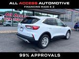 Used 2021 Ford Escape SE image 2