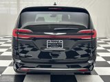 New 2025 Chrysler Pacifica Select image 5