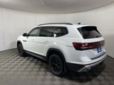 New 2025 Volkswagen Atlas Peak Edition SE image 4