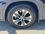 Used 2022 Toyota Highlander XLE image 2