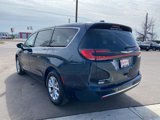 New 2025 Chrysler Pacifica Select image 3