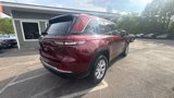 Used 2022 Jeep Grand Cherokee Limited image 5