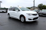 Used 2020 Chrysler Pacifica Touring-L image 3