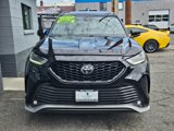 Used 2021 Toyota Highlander XSE image 2